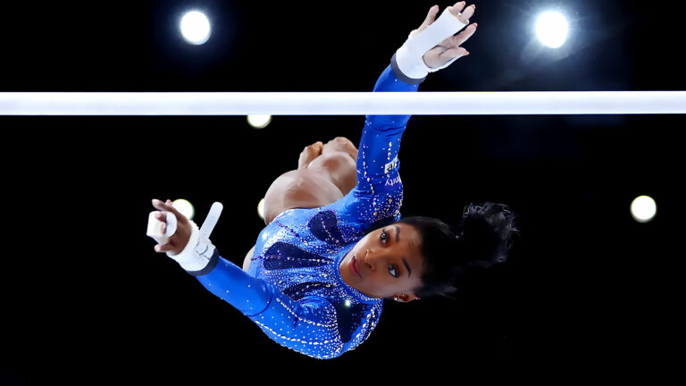 Simone Biles Leaps into History as 1st American Woman to overcome Olympic Gold in Vault Competition 🤸