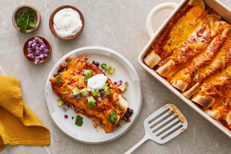 “Step into Flavor: 3 Must- Try Beef Enchilada Casserole Twists!”🥘