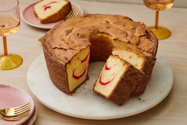 9 Cream Cheese Pound Cake Pairings for Every Occasion🎂